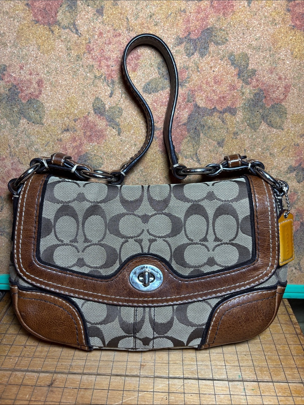 Coach Khaki Signature Canvas Shoulder Bag with Brown Leather 10983 - Picture 16 of 17